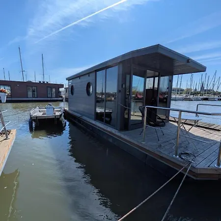 Havenlodge Eclipse Botel *
