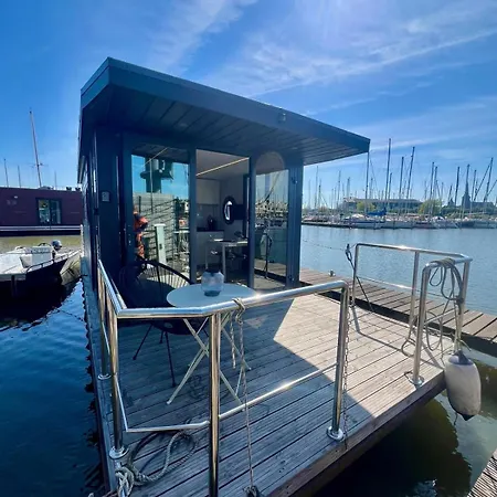 Havenlodge Eclipse Botel *